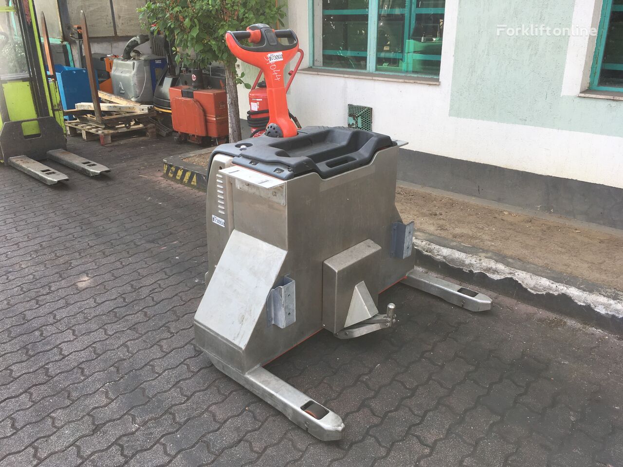 электротягач Linde T30 TOWING STACKER  V-3060